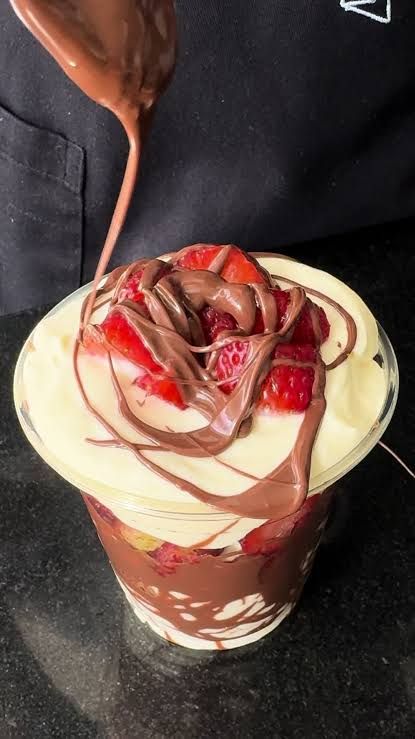 FRESAS CON CREMA