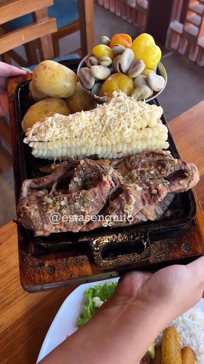CORDERO ASADO