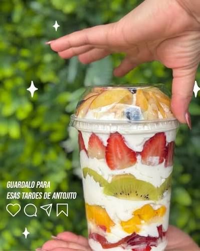 Frutas con Crema Grande